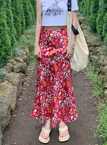 Tulip silky long skirt