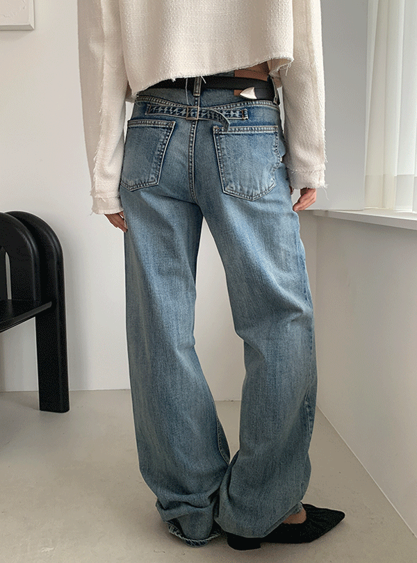 Back point washed jeans